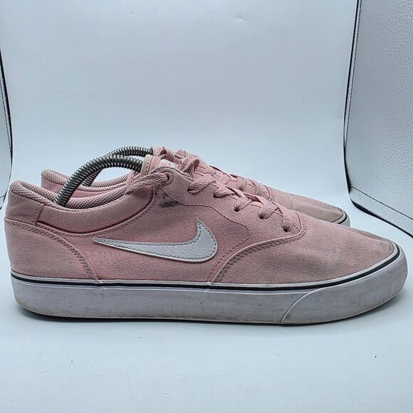 Athletic_Shoes
